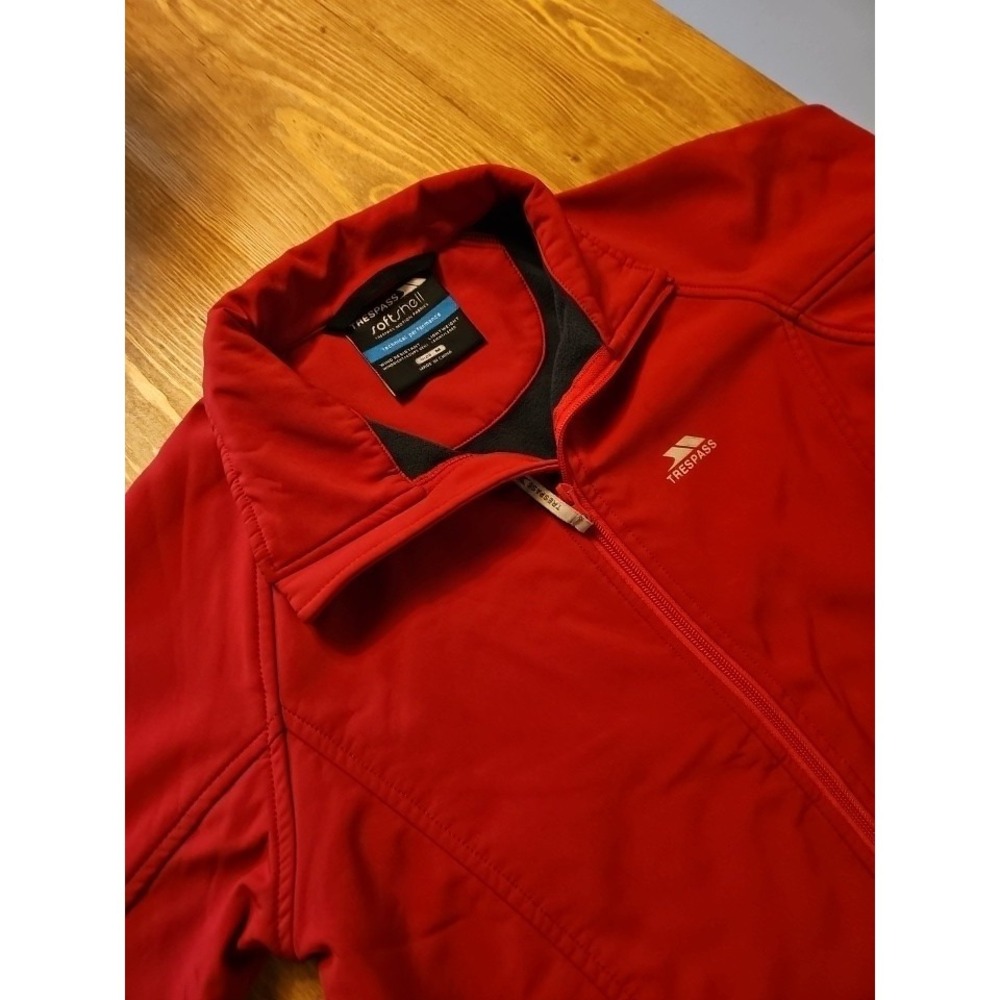 Trespass Women's Red Soft shell Athletic Jacket Sz Medium Zip Lightweight Lined